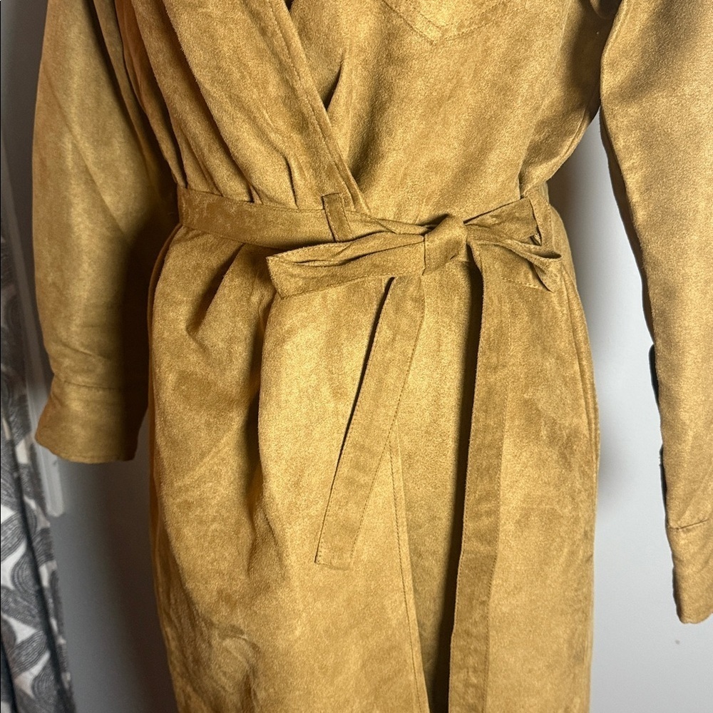 Banana Republic Vegan Suede Belted Wrap Dress in a tan color SZ 10 - Picture 4 of 9